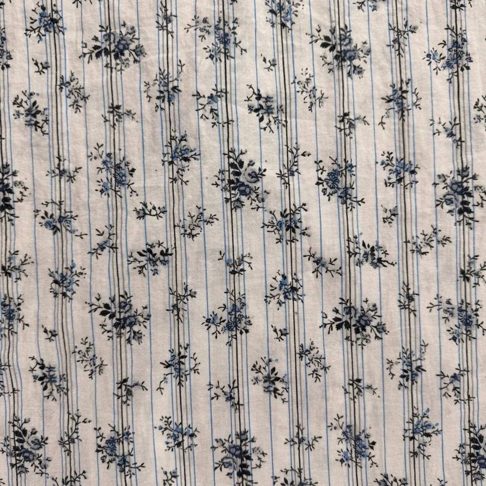 Billabong White and Blue Floral Button Down Shirt 100% Cotton Size Large